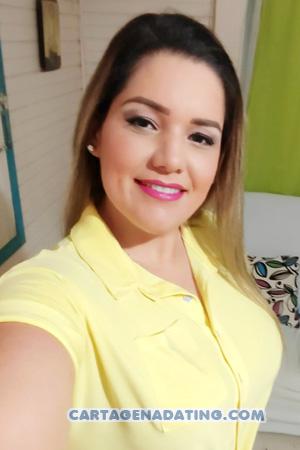 215404 - Yesenia Age: 42 - Costa Rica