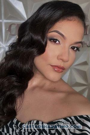 223714 - Laura Age: 22 - Colombia
